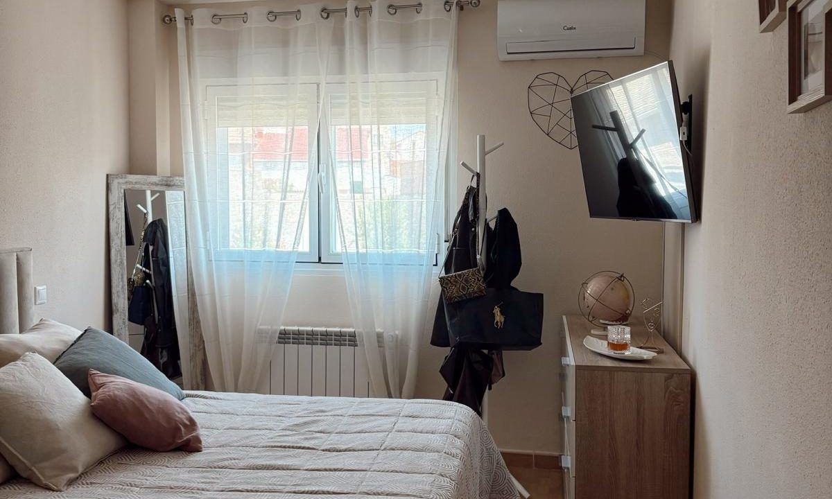 36e7f612-fd98-49ea-8ca1-33baa0e72f80