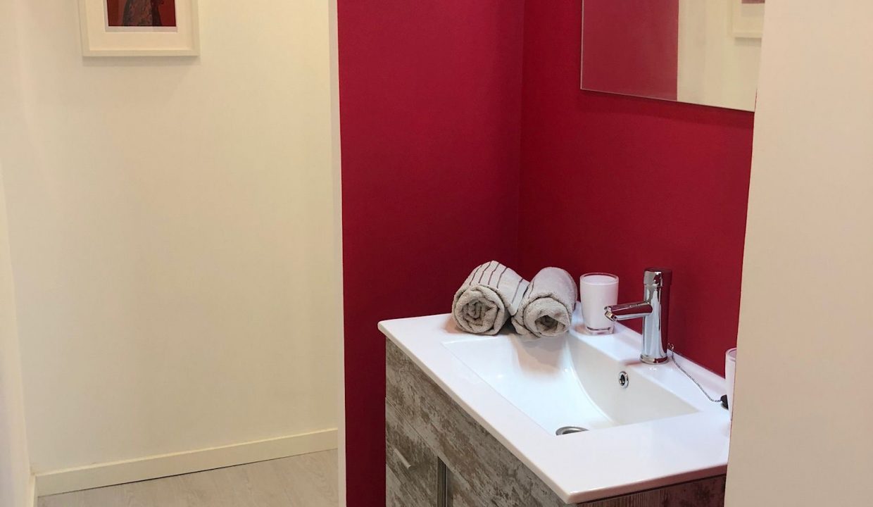 69fb62ea-6198-42d5-a234-d8adde4a5b68